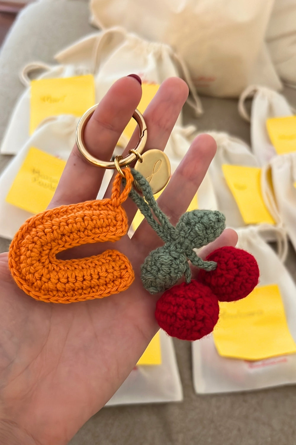 Elisa Charms - 1 fruta + 1 letra