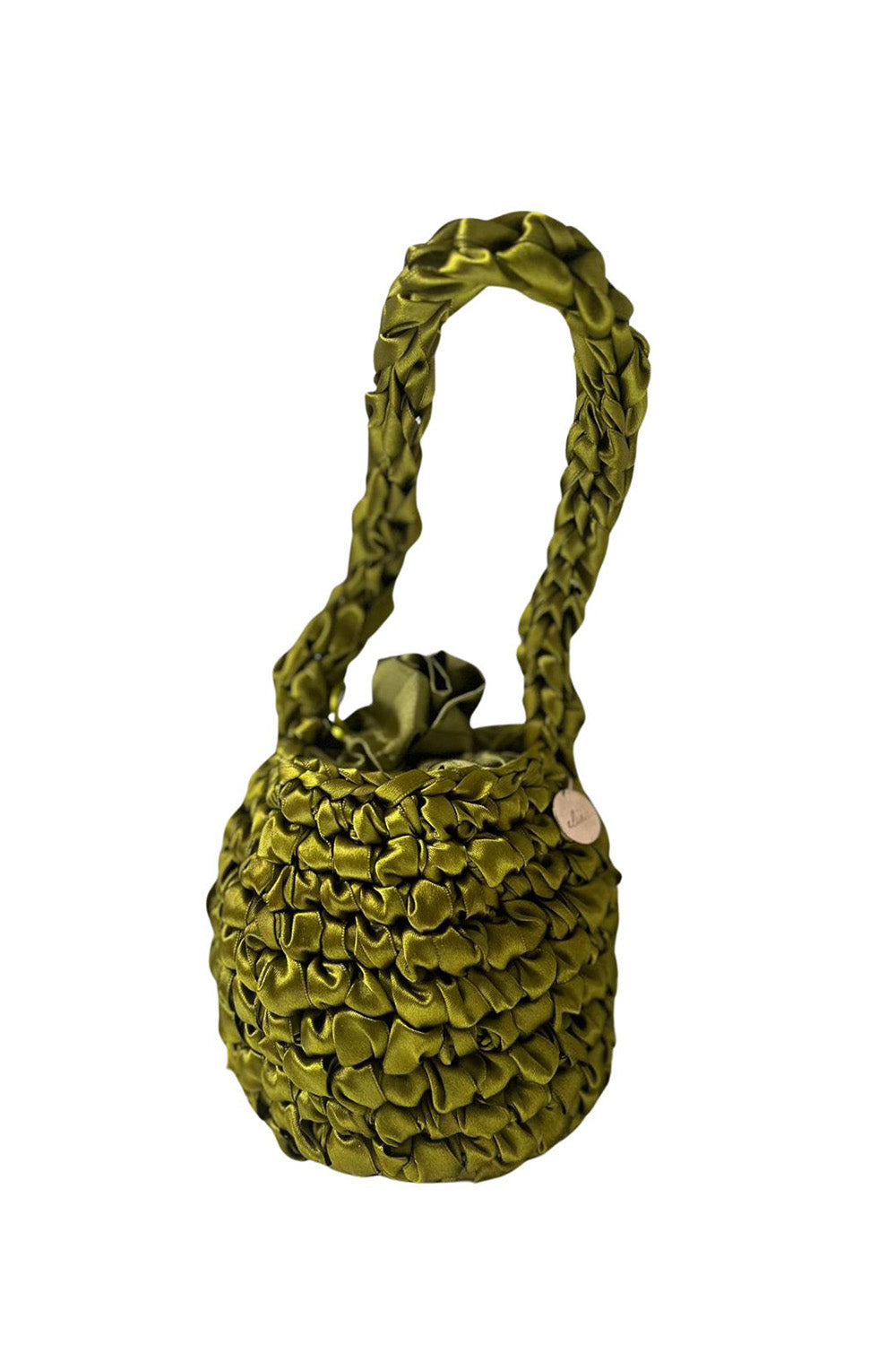 Cartera tejida color pistacchio.