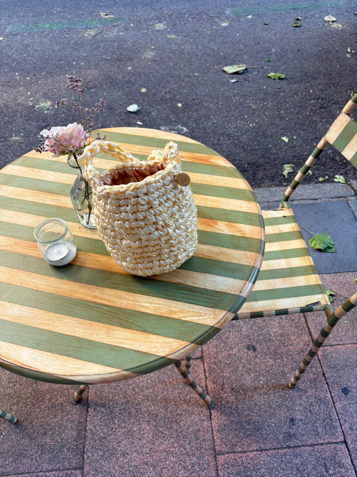 Victoria Cinta - Amarillo